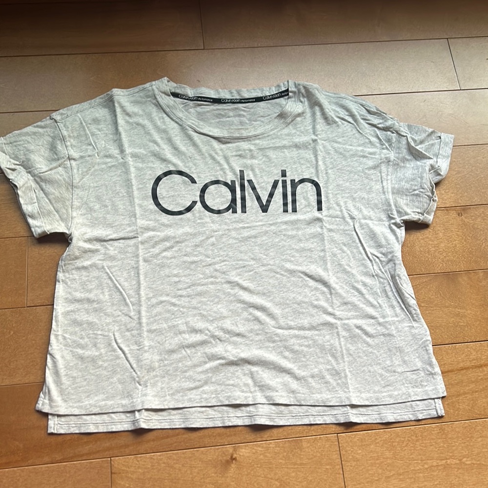 Calvin Klein Cropped T-Shirt - Picture 1 of 4